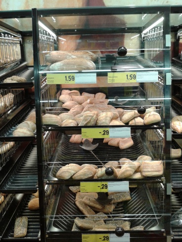 lidl bread display